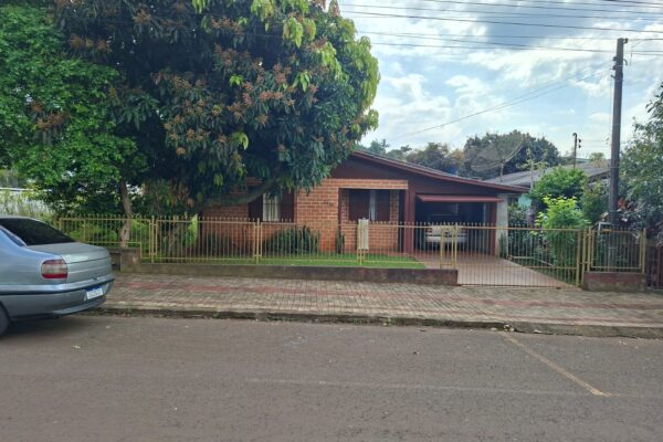 Casa – Bairro Pioneiro